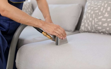 В данной статье мы разберем основные методы аква чистки и на какой обивке ее можно использовать 
